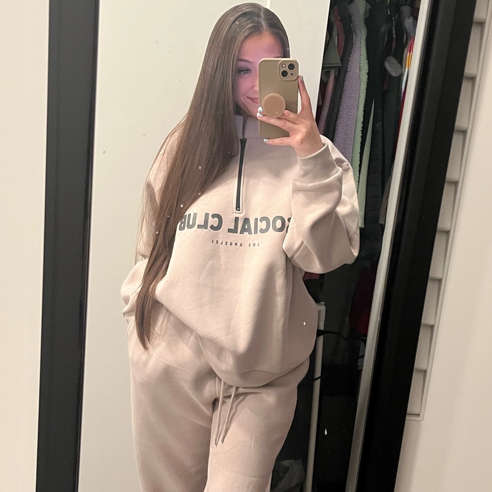 Meet your Posher, Samantha nicole